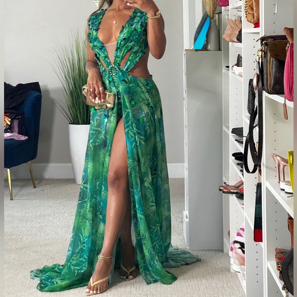 Bella Barnett Green Maxi Dress